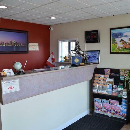 Lincoln Motel Sturgeon Falls Extérieur photo