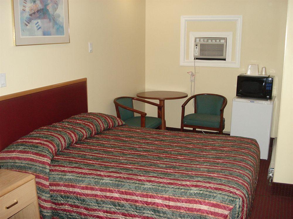 Lincoln Motel Sturgeon Falls Extérieur photo