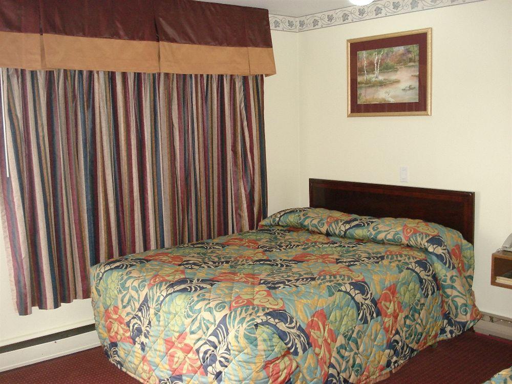 Lincoln Motel Sturgeon Falls Extérieur photo