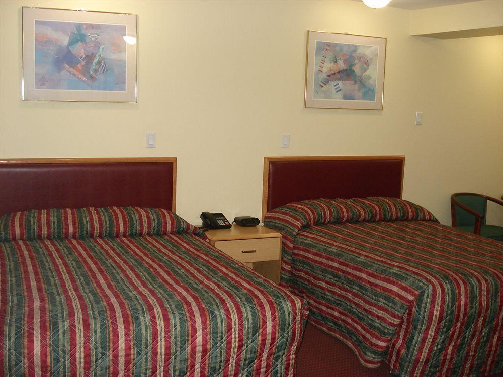 Lincoln Motel Sturgeon Falls Extérieur photo