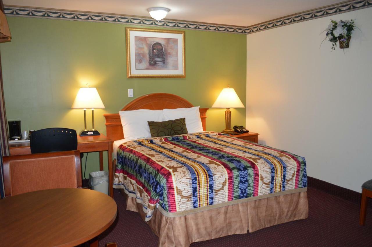 Lincoln Motel Sturgeon Falls Extérieur photo