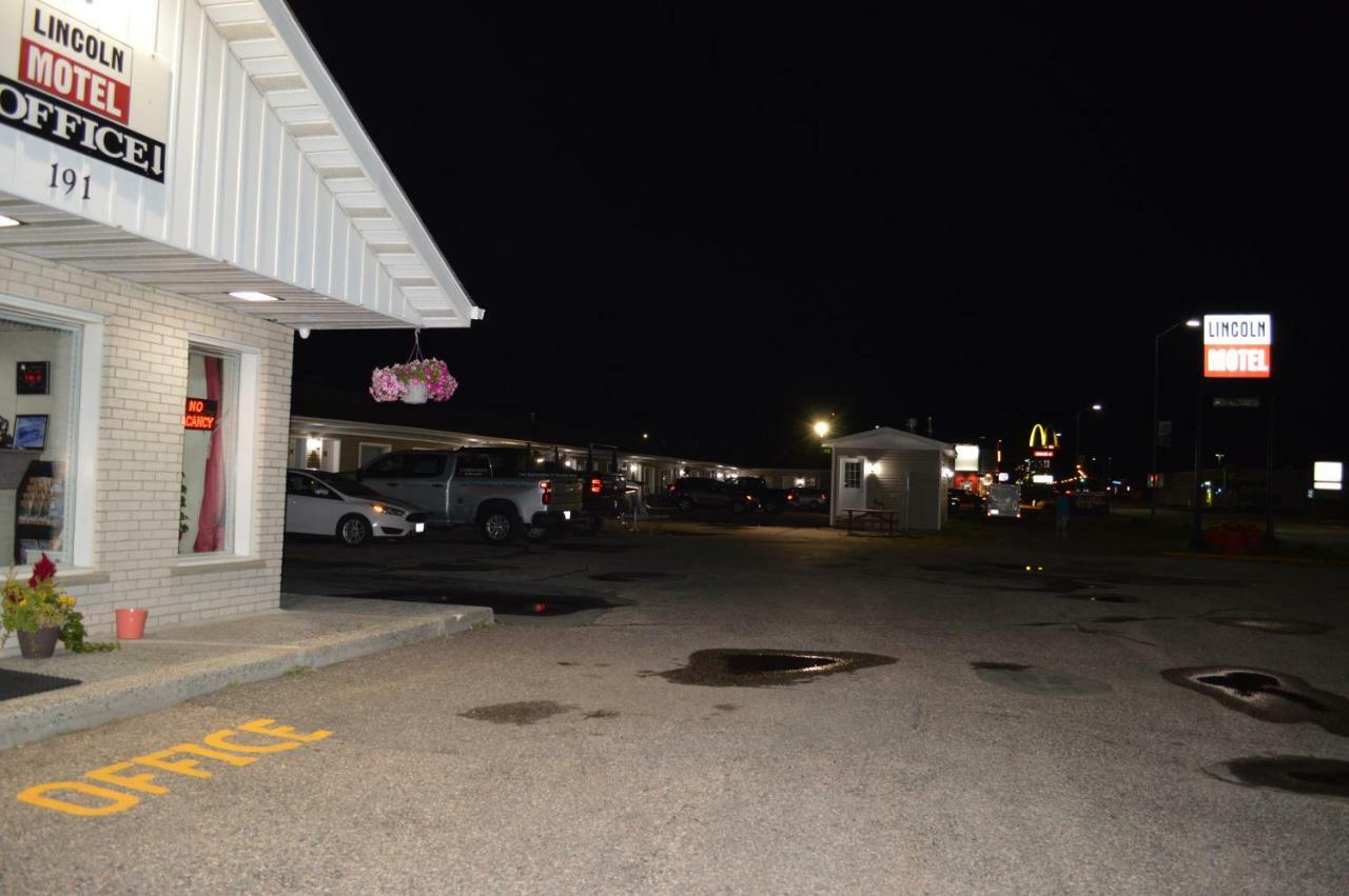 Lincoln Motel Sturgeon Falls Extérieur photo